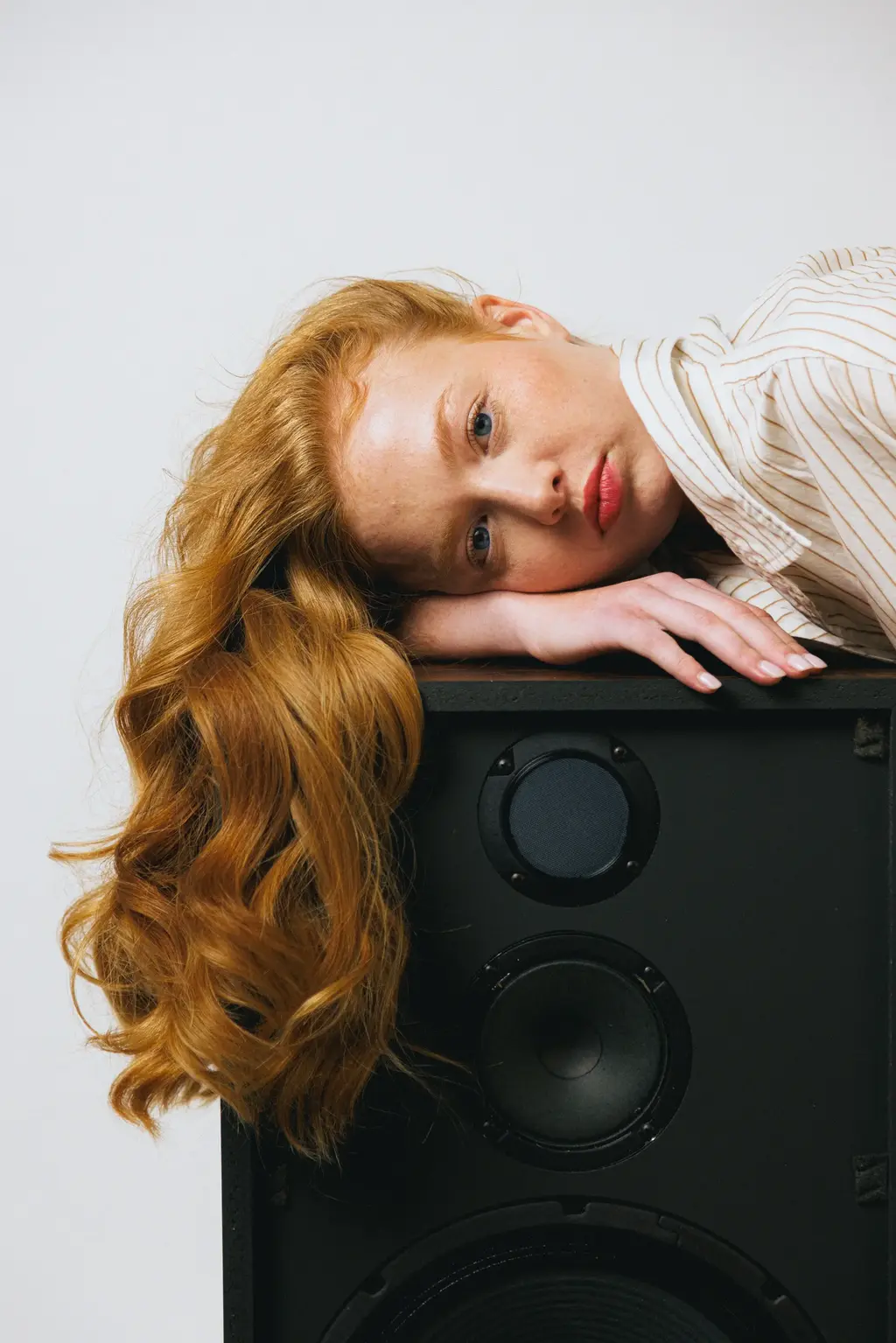 Decibel Speakers Web 0241